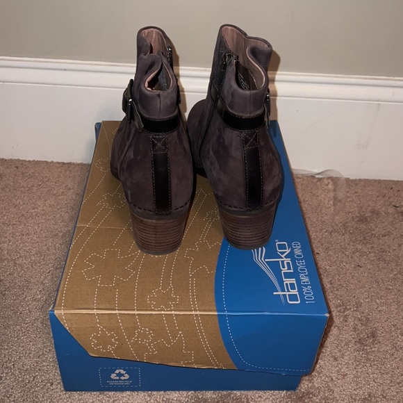 DANSKO HARTLEY CHOCOLATE NUBUCK WOMEN'S - Picture 8 of 9